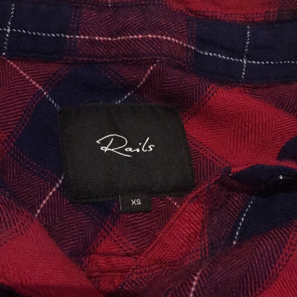 ✨Beautiful Rails Shirt, size XS!!✨ - Picture 3 of 3